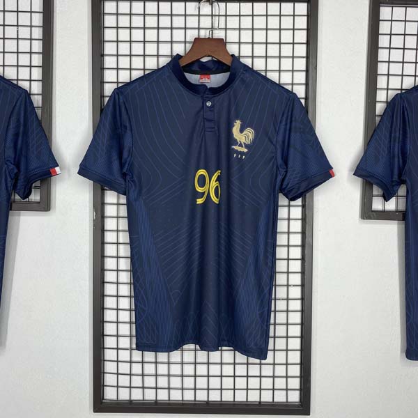 Vì sao nên xem trước thành phẩm áo đấu khi may