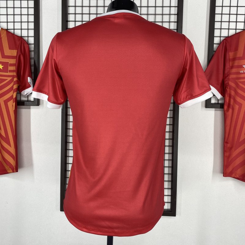 Áo đội tuyển Việt Nam với form dáng chuẩn nhất