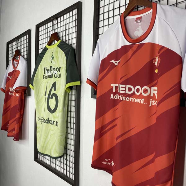 Hình ảnh cận cảnh mẫu áo thành phẩm sau may đẹp