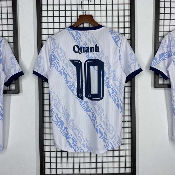 Bộ họa tiết trên thân sau của áo đấu